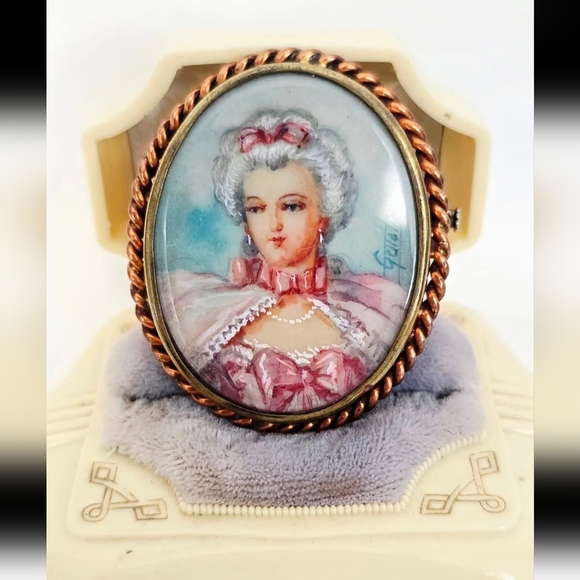 Antique Jewelry - Antique Victorian Hand-painted Portrait Cameo
